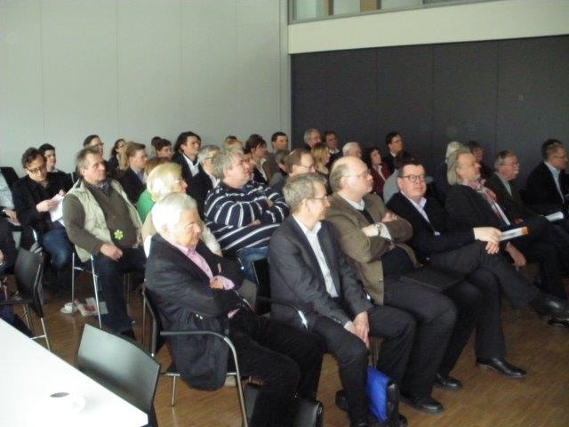 Das Plenum mit Jan Wohlfarth, Stephan Ehmke, Arno Witt und Bernd Carstensen